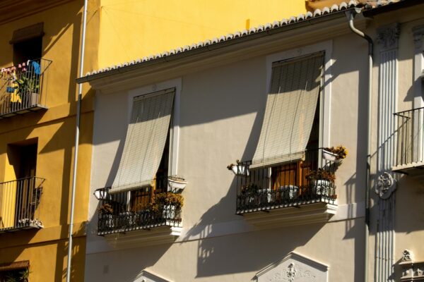 Retractable Awnings – The Secret to Making the Most of Your Outdoor Space